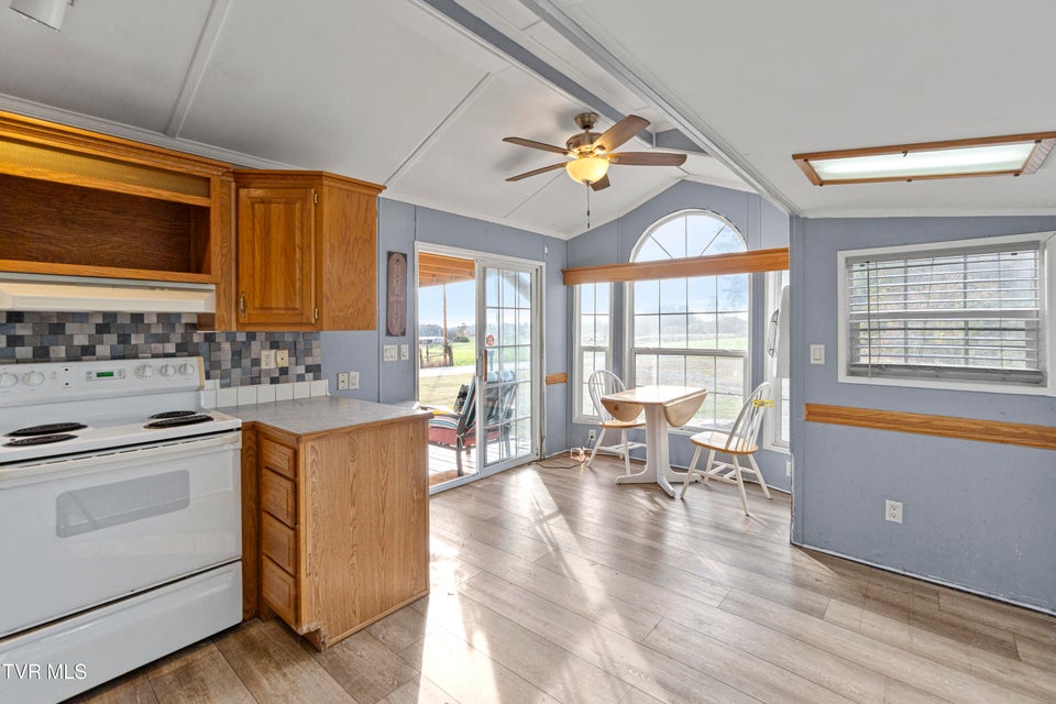 Photo #12: 202 Tweed Road