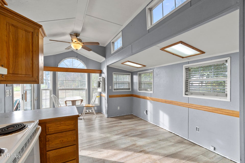 Photo #14: 202 Tweed Road