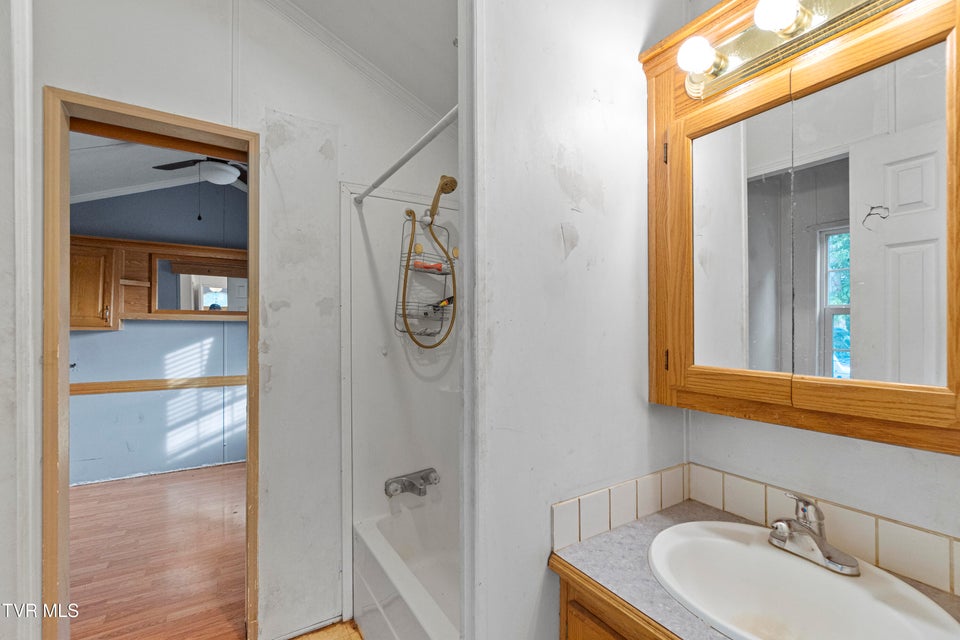 Photo #16: 202 Tweed Road