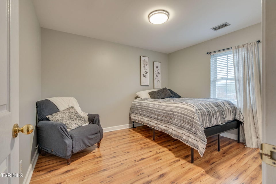 Photo #27: 511 Old Stage Road