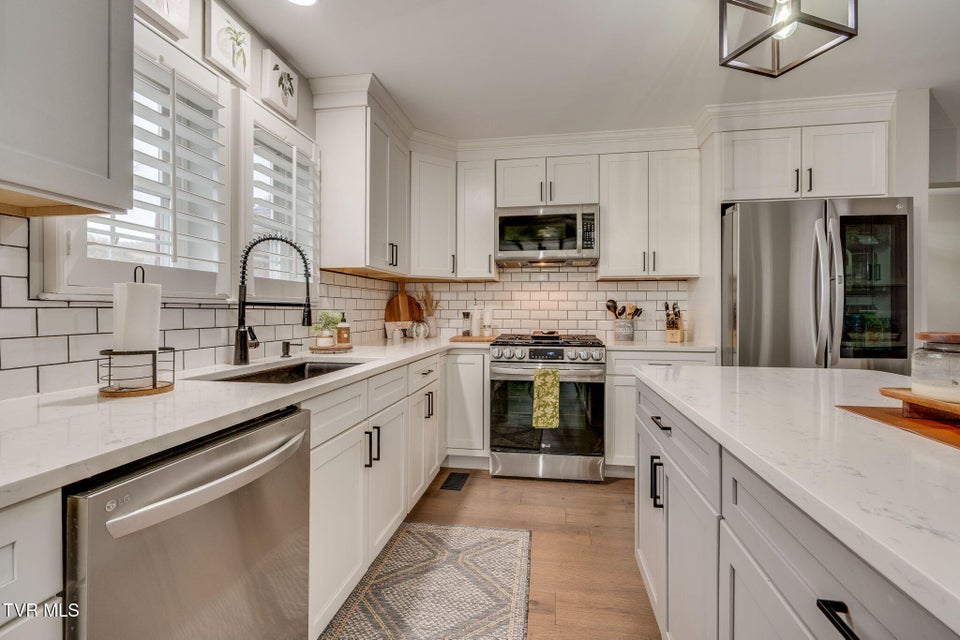 Photo #15: 511 Old Stage Road