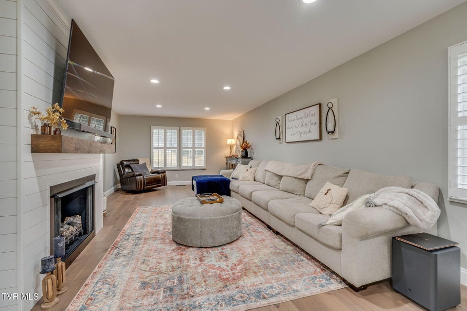 Photo #9: 511 Old Stage Road