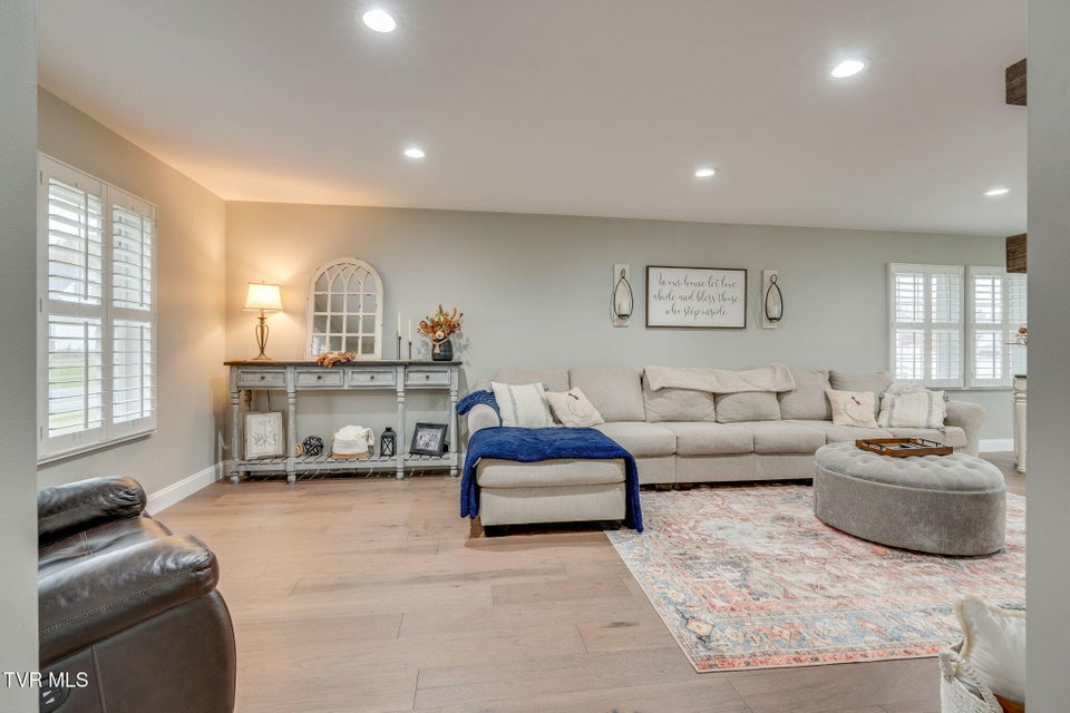 Photo #7: 511 Old Stage Road