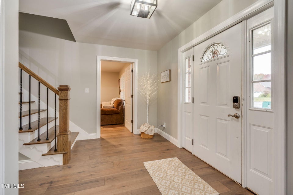 Photo #6: 511 Old Stage Road