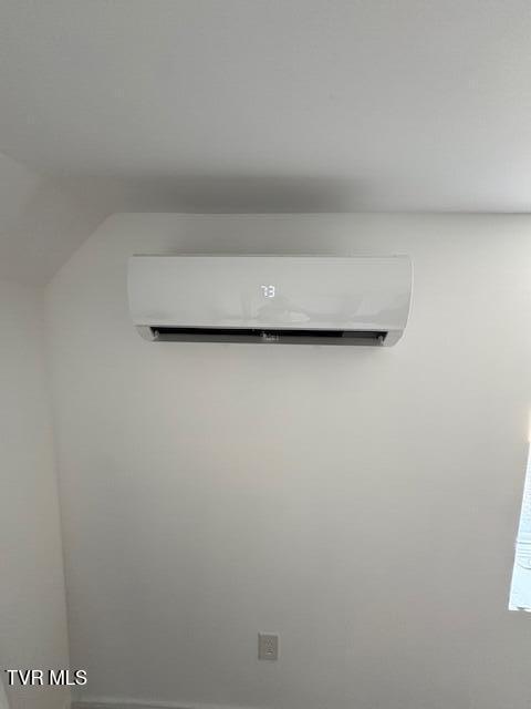 Photo #74: 2496 Siam Road