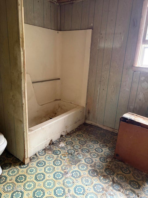 Photo #5: 706 Irish Street