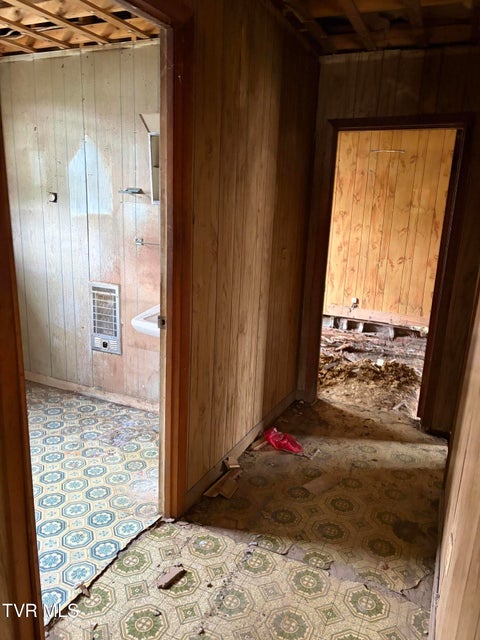 Photo #6: 706 Irish Street