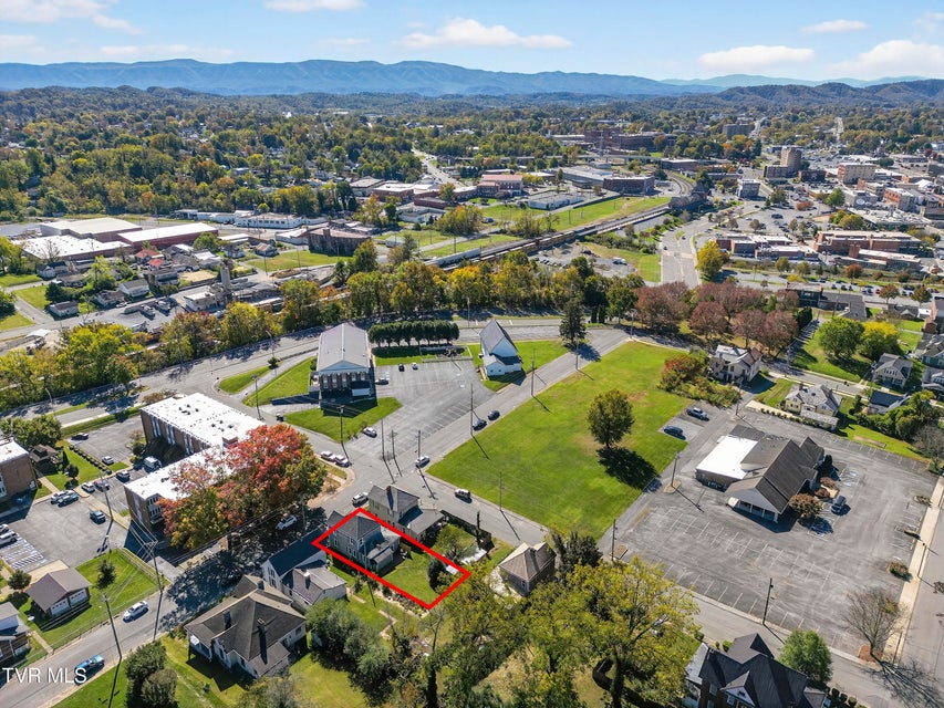 Photo #40: 504 Russell Street Street