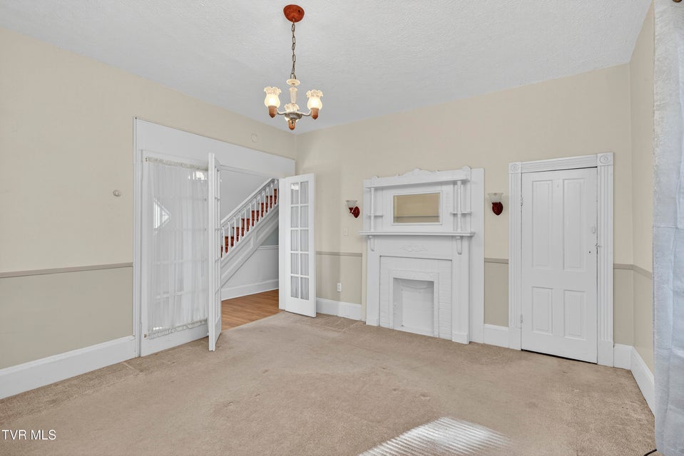 Photo #9: 504 Russell Street Street