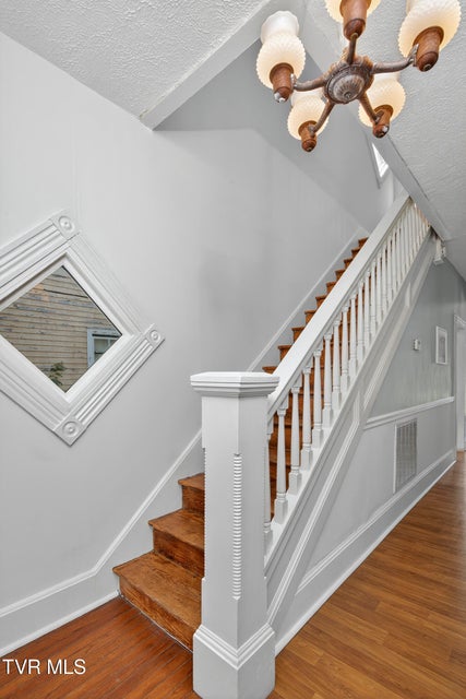 Photo #25: 504 Russell Street Street