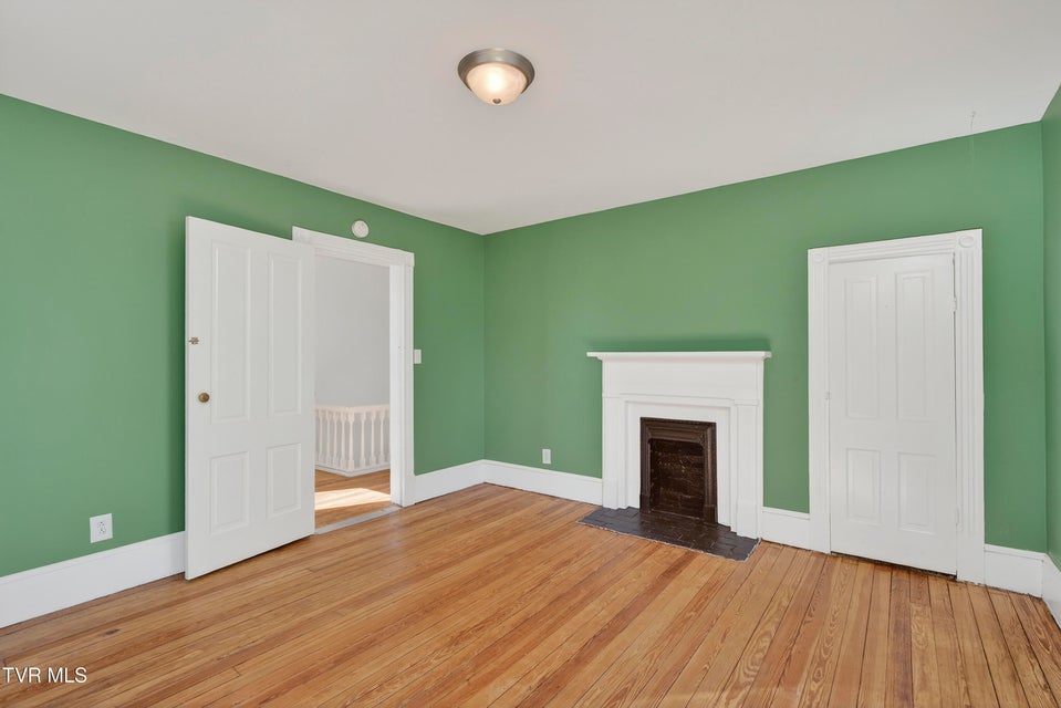 Photo #29: 504 Russell Street Street