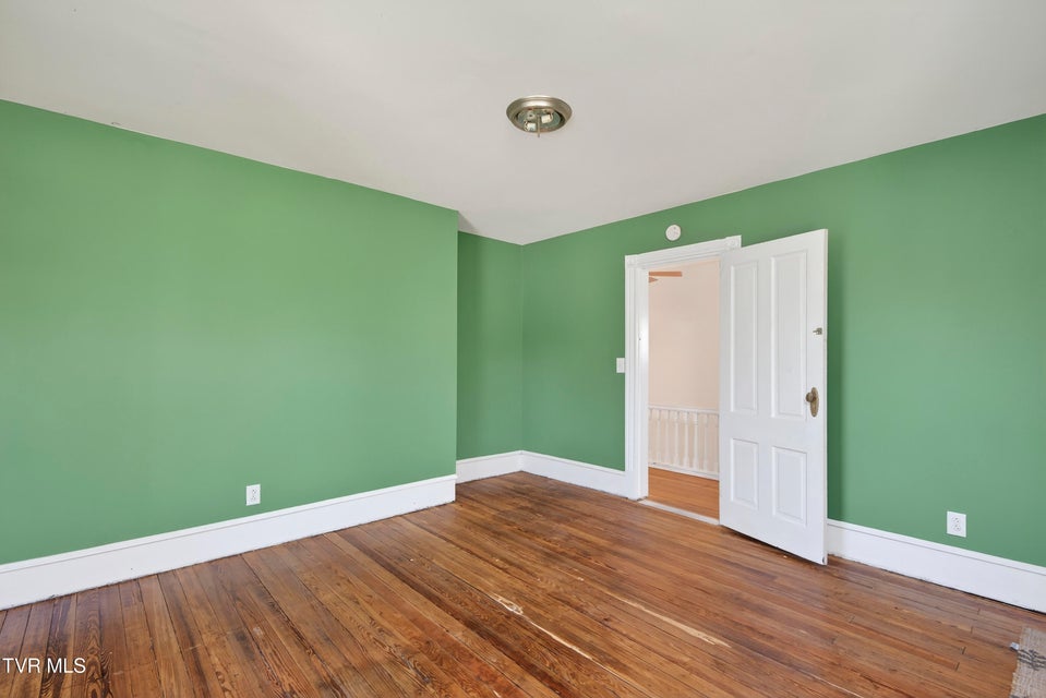 Photo #31: 504 Russell Street Street