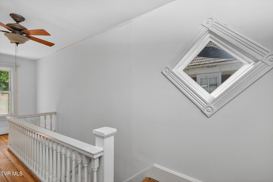 Photo #34: 504 Russell Street Street