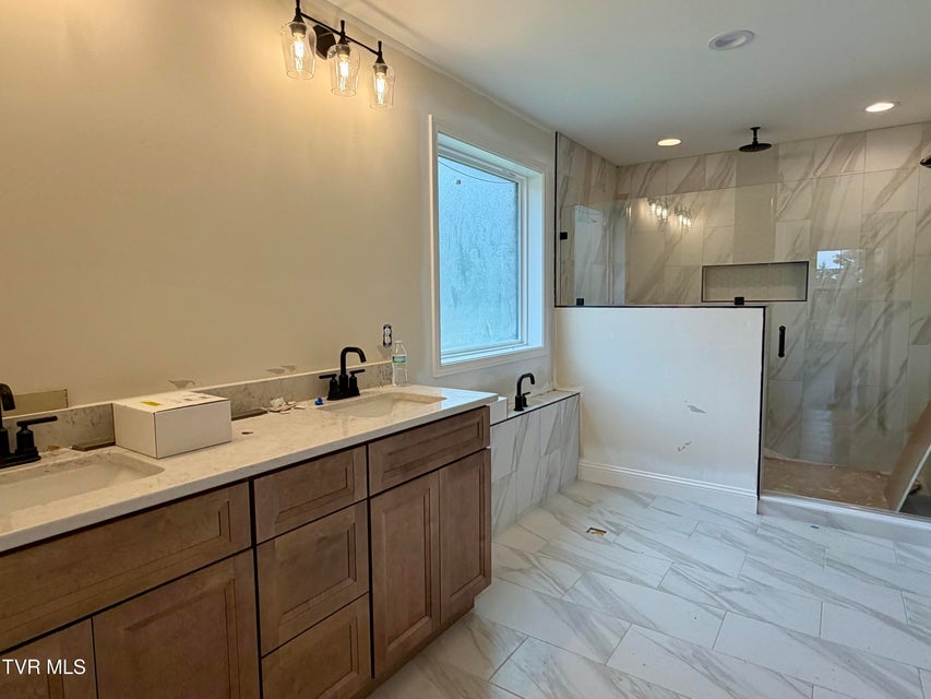 Photo #11: 722 Tavern Hill Road