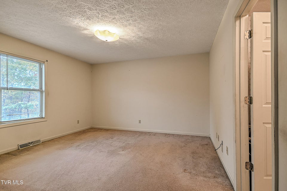 Photo #25: 181 Woodcrest Lane