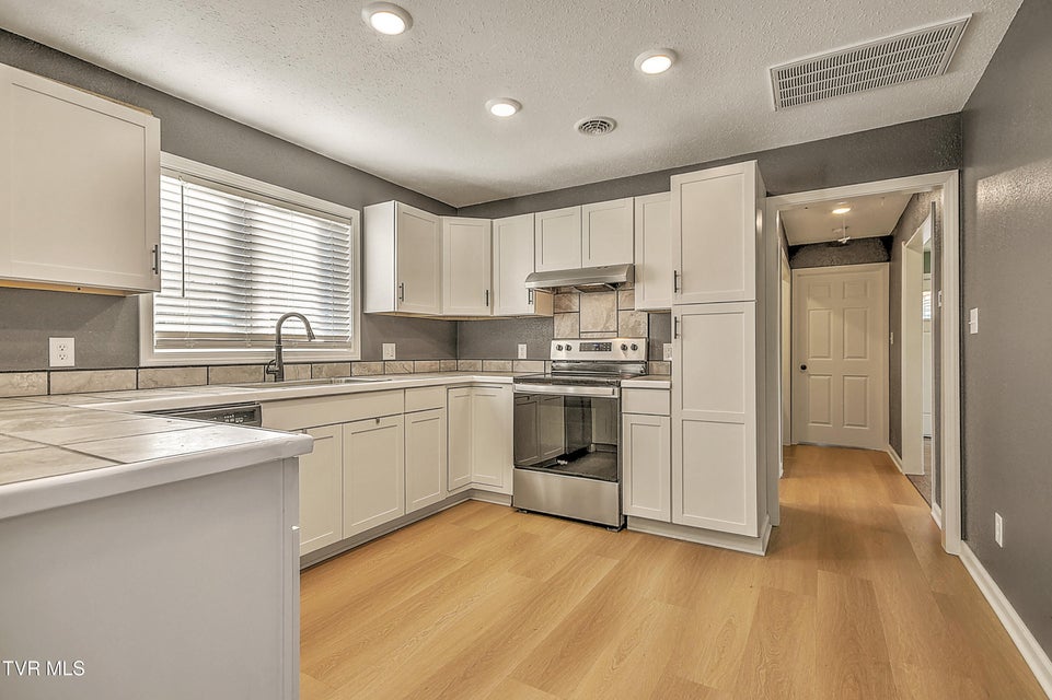 Photo #9: 3481 Gate City Highway