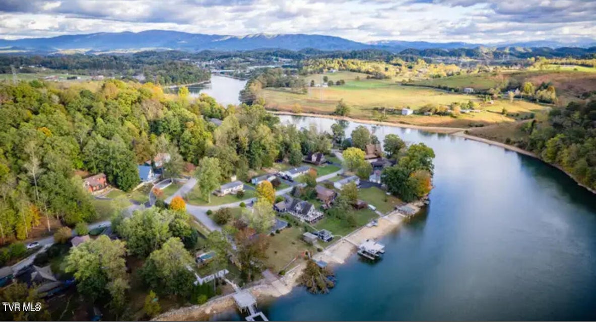 Photo #29: 333 Boone Lake Circle