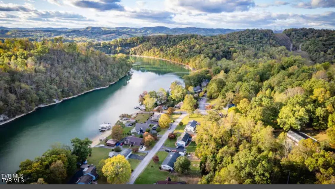 Photo #31: 333 Boone Lake Circle