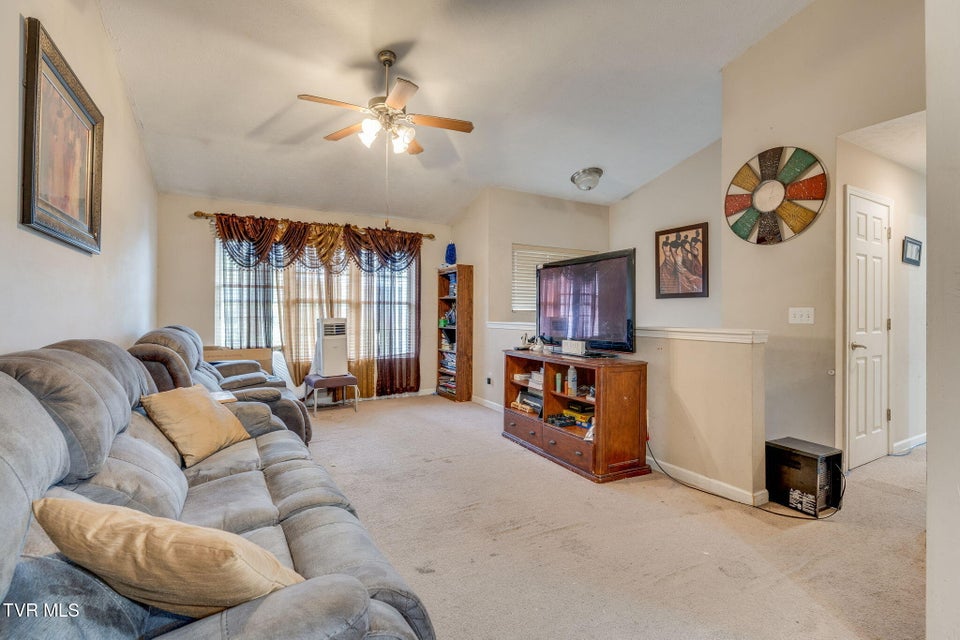 Photo #6: 1000 Faye Street