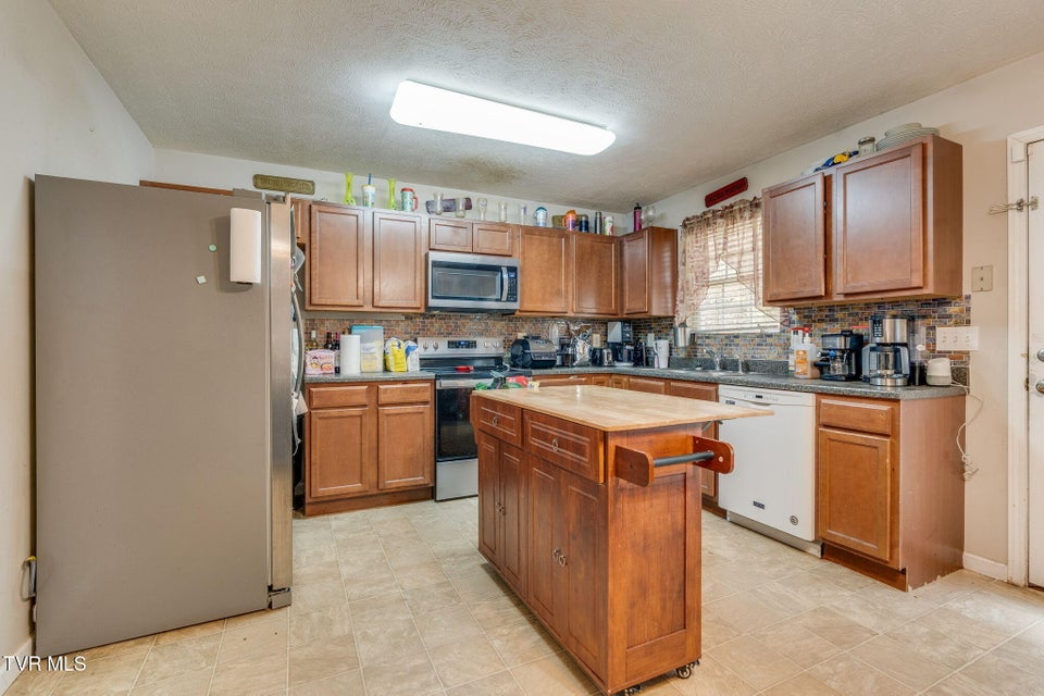 Photo #9: 1000 Faye Street