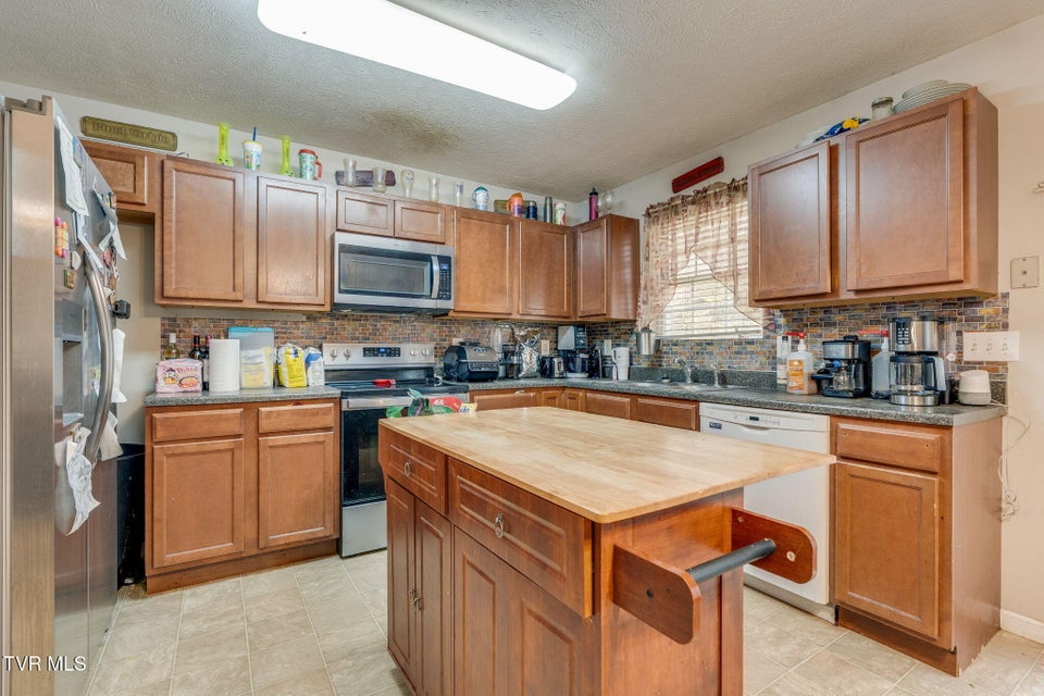 Photo #10: 1000 Faye Street