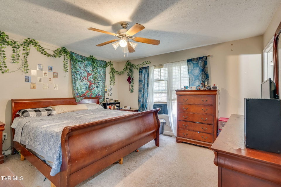 Photo #12: 1000 Faye Street