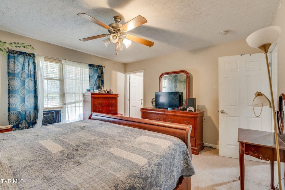 Photo #14: 1000 Faye Street