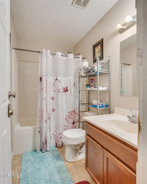 Photo #15: 1000 Faye Street