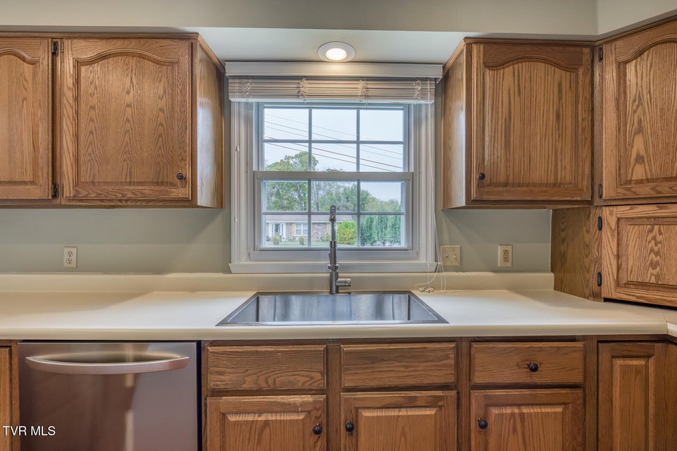 Photo #9: 228 Edgefield Road