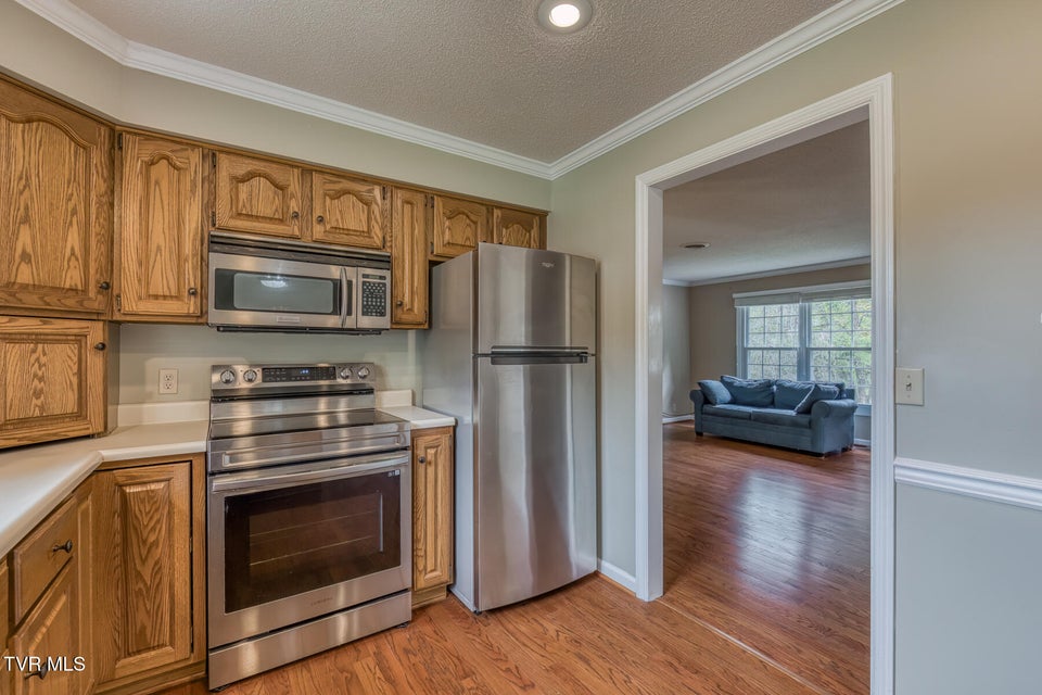 Photo #10: 228 Edgefield Road