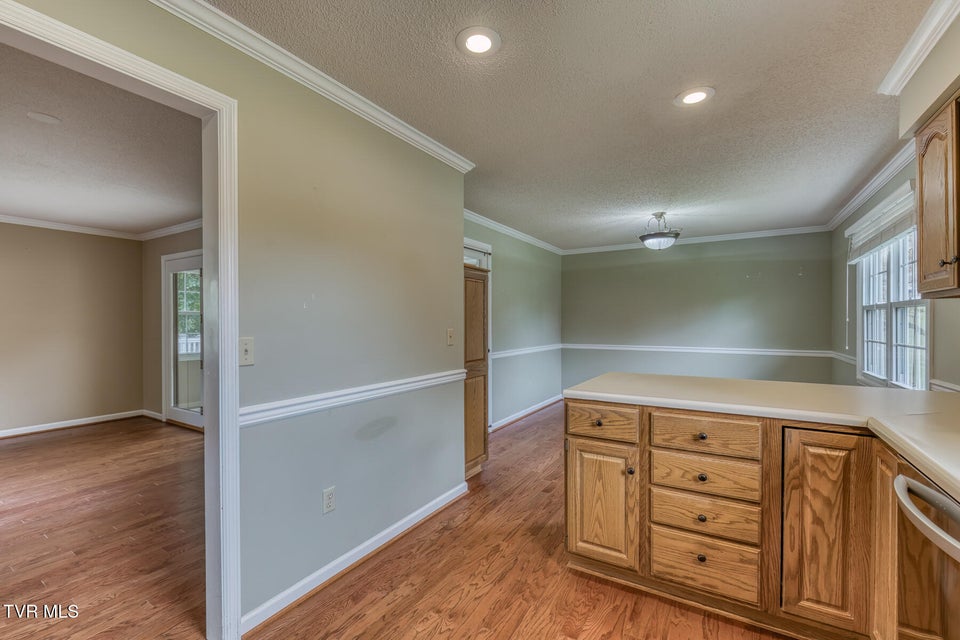 Photo #11: 228 Edgefield Road