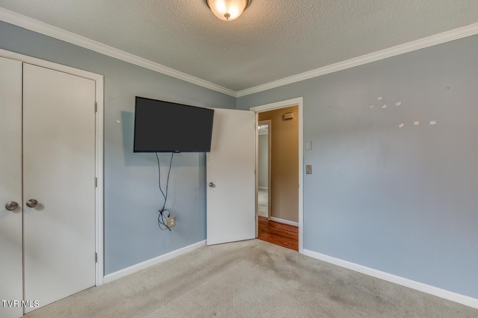 Photo #17: 228 Edgefield Road