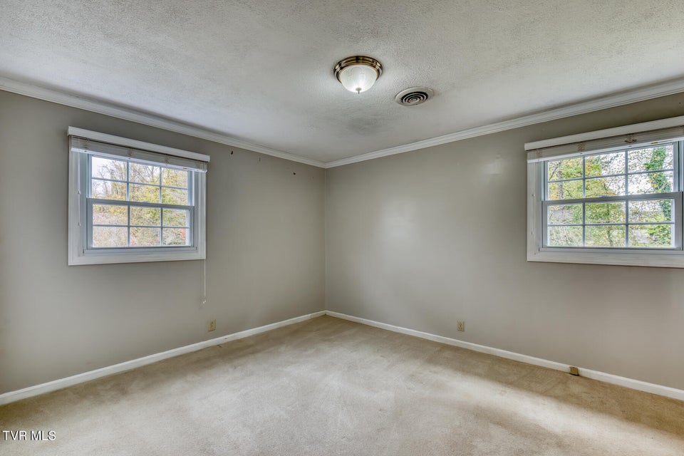 Photo #19: 228 Edgefield Road