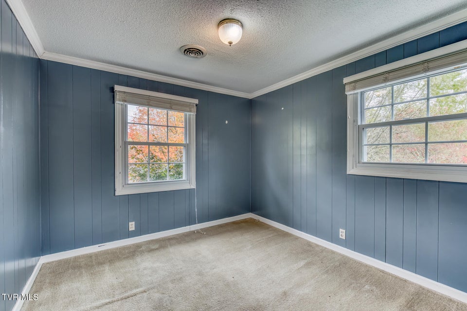 Photo #22: 228 Edgefield Road