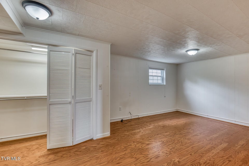 Photo #24: 228 Edgefield Road