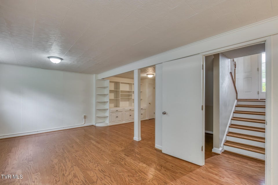 Photo #25: 228 Edgefield Road