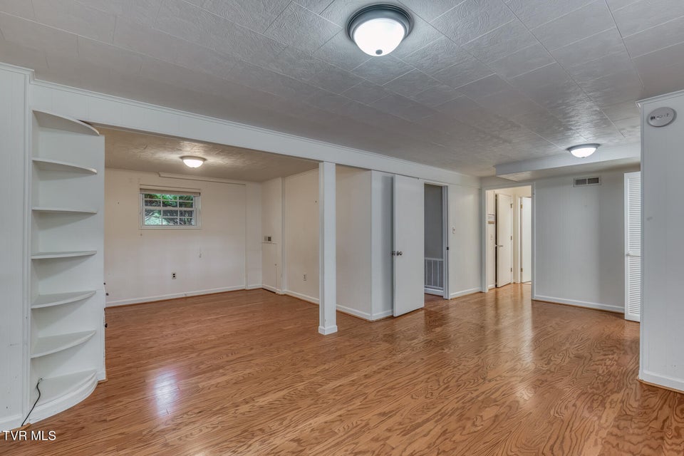 Photo #27: 228 Edgefield Road