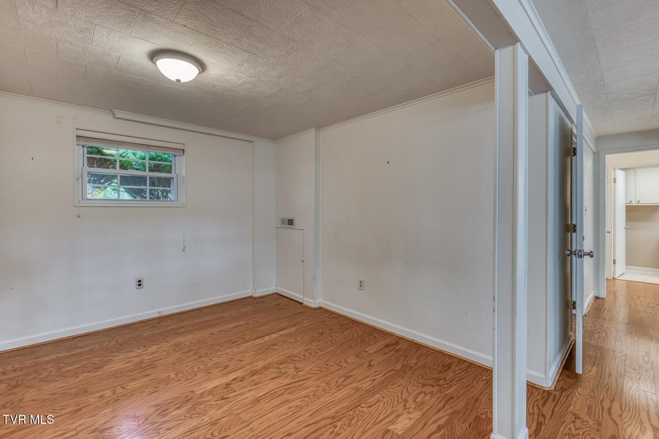 Photo #28: 228 Edgefield Road