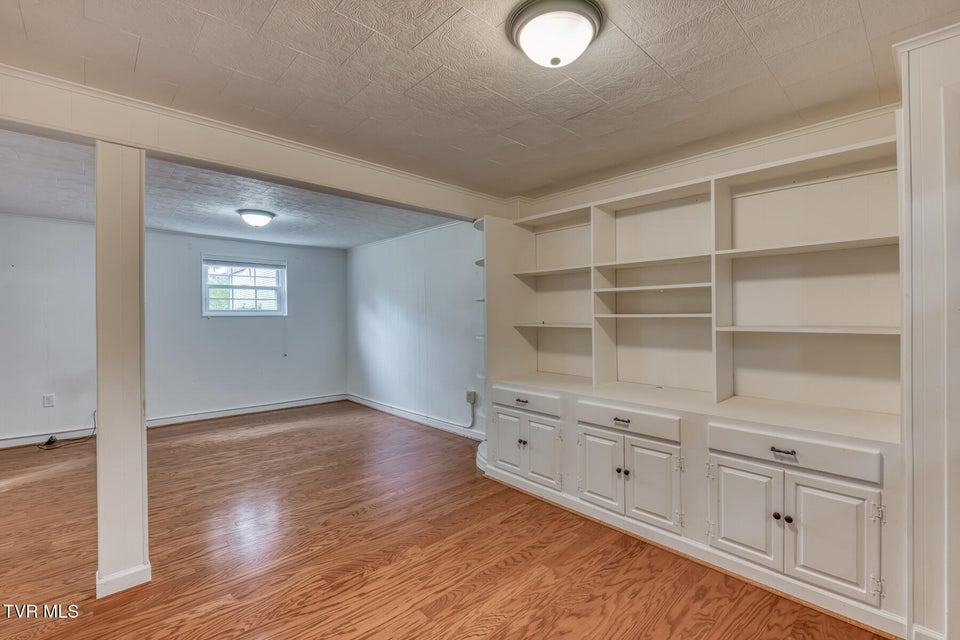 Photo #29: 228 Edgefield Road