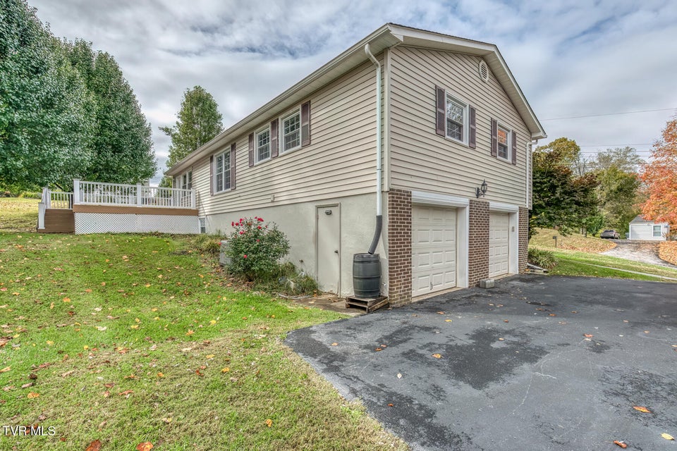 Photo #46: 228 Edgefield Road