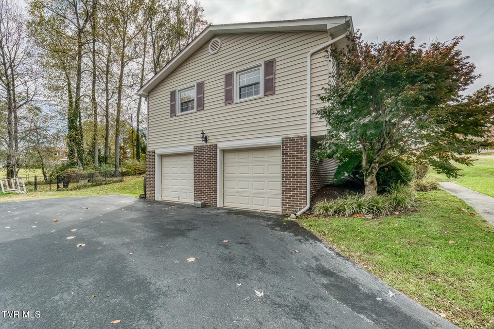 Photo #47: 228 Edgefield Road