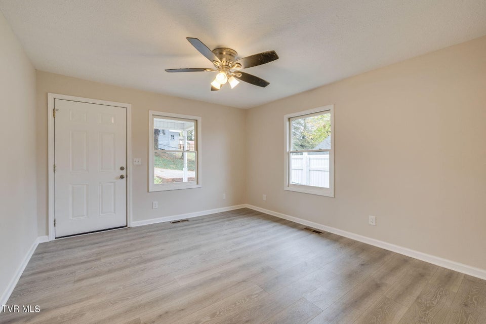 Photo #4: 1654 Pierce Street