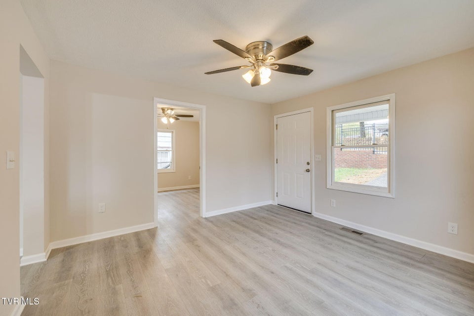 Photo #11: 1654 Pierce Street