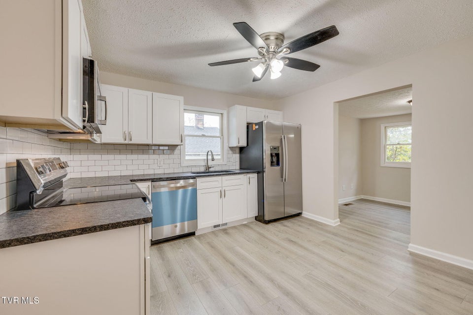 Photo #13: 1654 Pierce Street