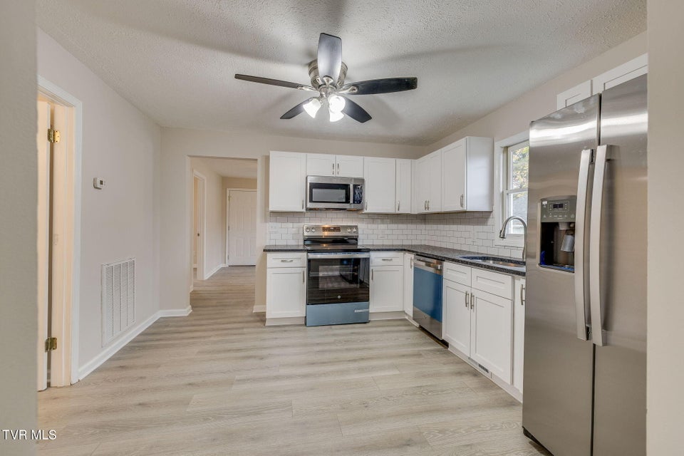 Photo #14: 1654 Pierce Street