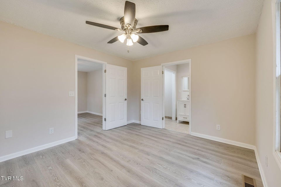 Photo #17: 1654 Pierce Street