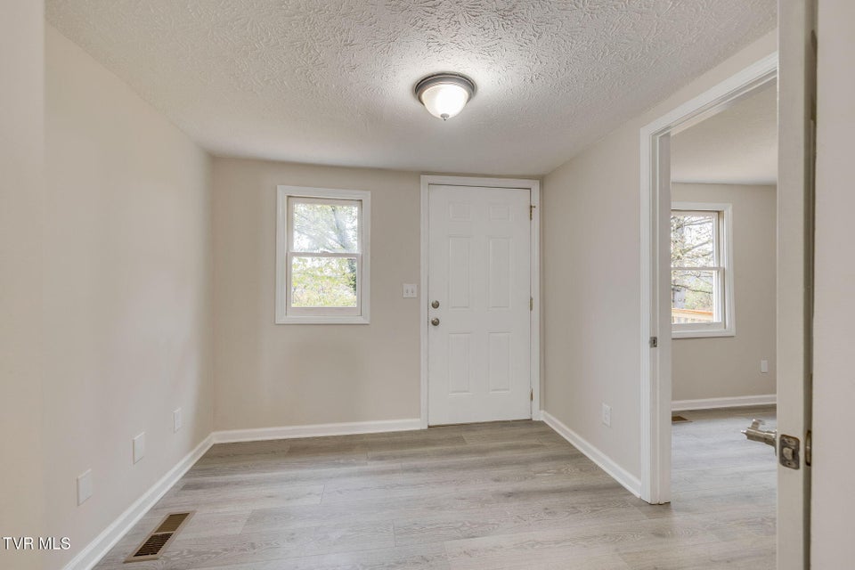 Photo #18: 1654 Pierce Street