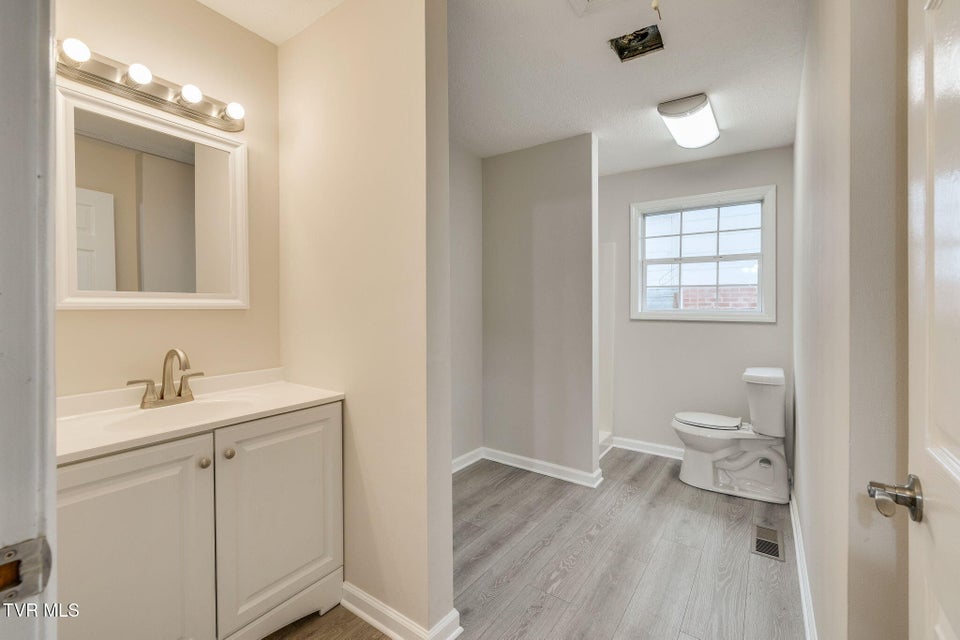 Photo #23: 1654 Pierce Street