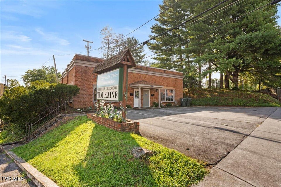 Photo #24: 121 Russell Road