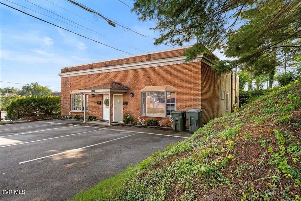 Photo #26: 121 Russell Road